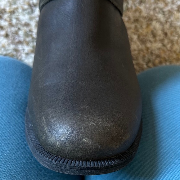 UGG Women's Benson II Ankle Boot - Picture 11 of 12